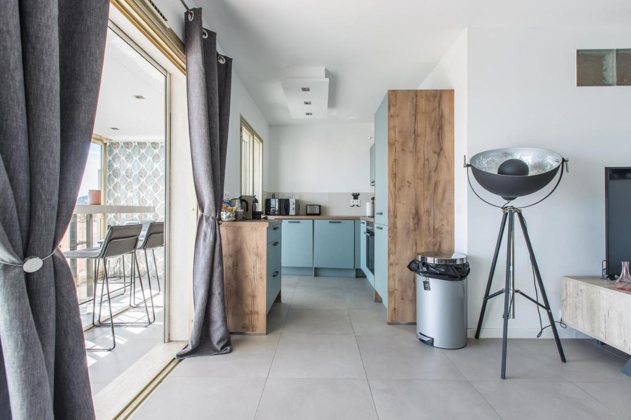 Lb Vacation Rentals I Admire Panoramic Ocean Views Through Walls Of Windows Cannes Eksteriør bilde